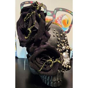 NWT - Noir Night Floral Collection Halloween Skull